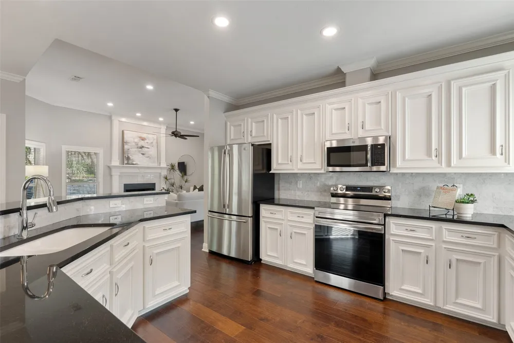 120 Copperleaf Road Lakeway, TX 78734