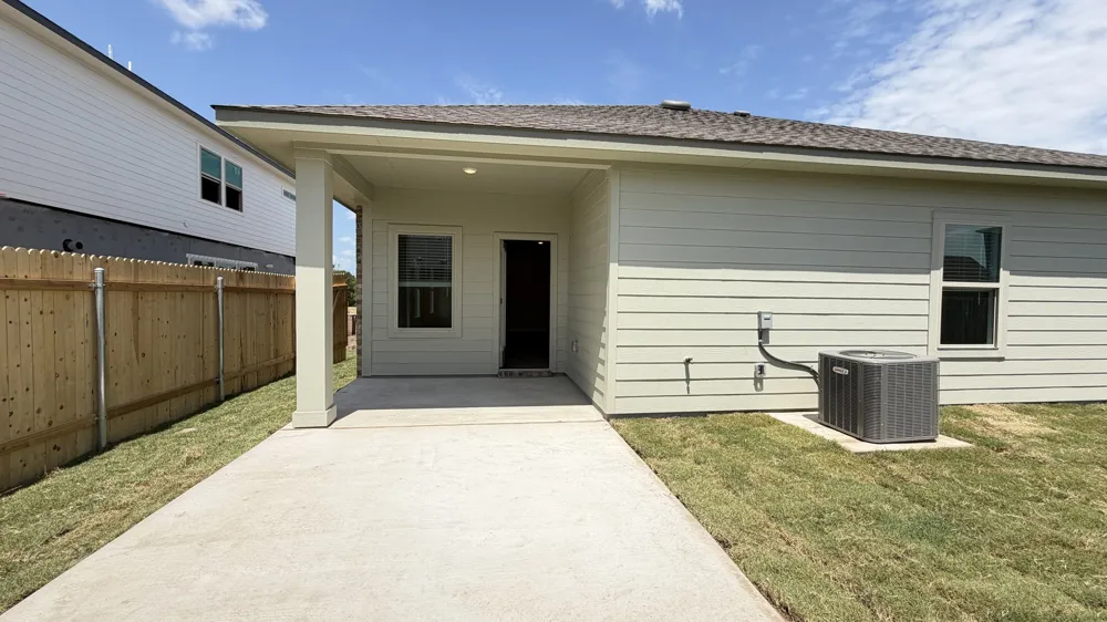 12421 Cockatto Crossing Manor, TX 78653