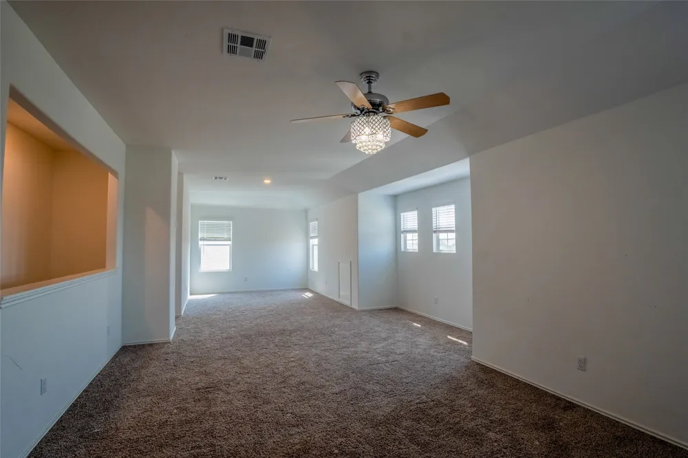112 Perfect World Loop Jarrell, TX 76537