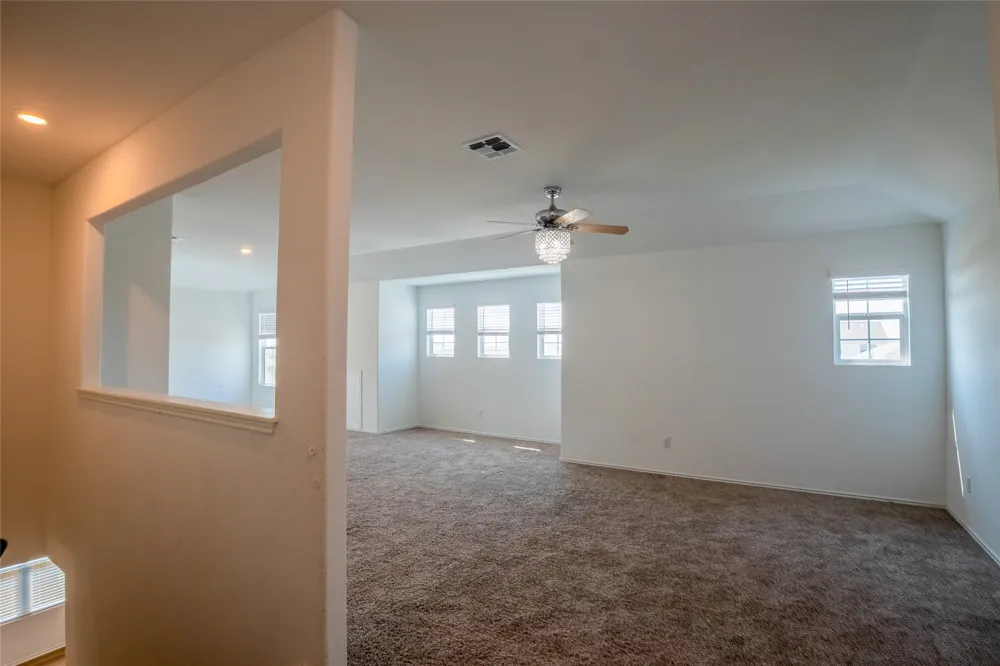 112 Perfect World Loop Jarrell, TX 76537