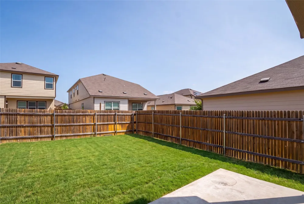 112 Perfect World Loop Jarrell, TX 76537