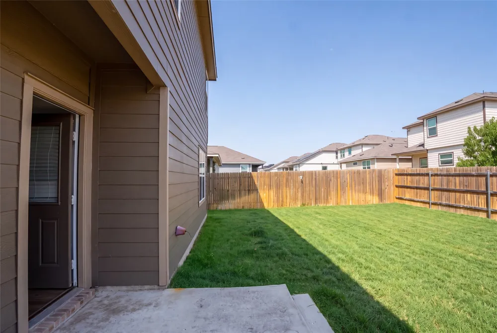 112 Perfect World Loop Jarrell, TX 76537