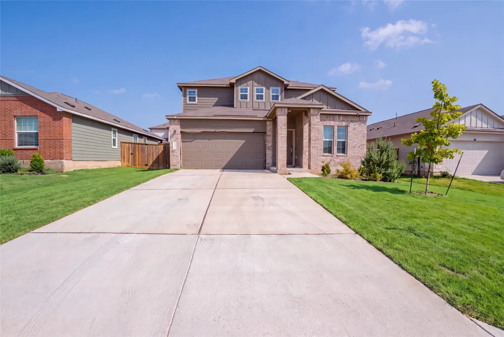 112 Perfect World Loop Jarrell, TX 76537