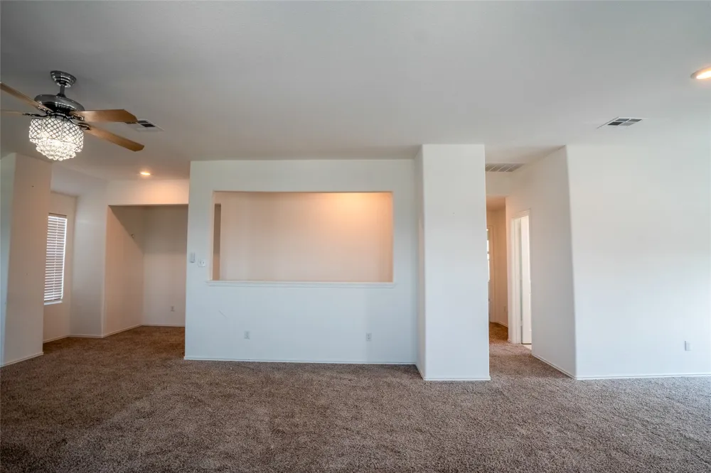 112 Perfect World Loop Jarrell, TX 76537