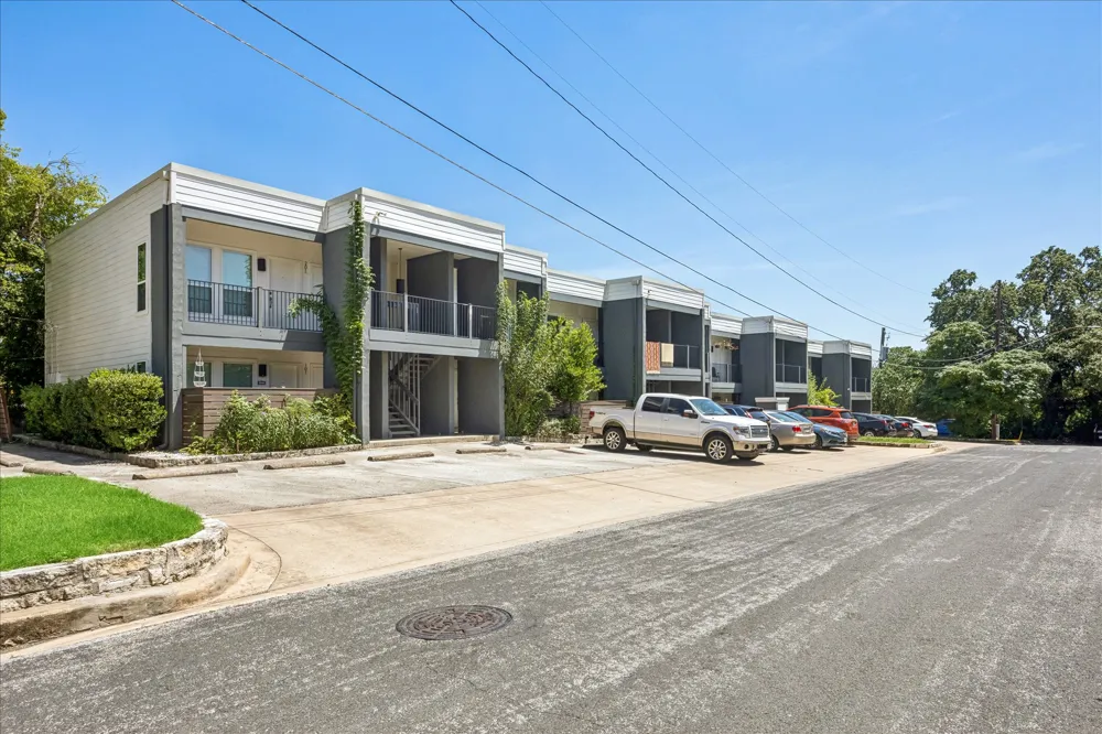 3903 Seiders Avenue #202 Austin, TX 78756