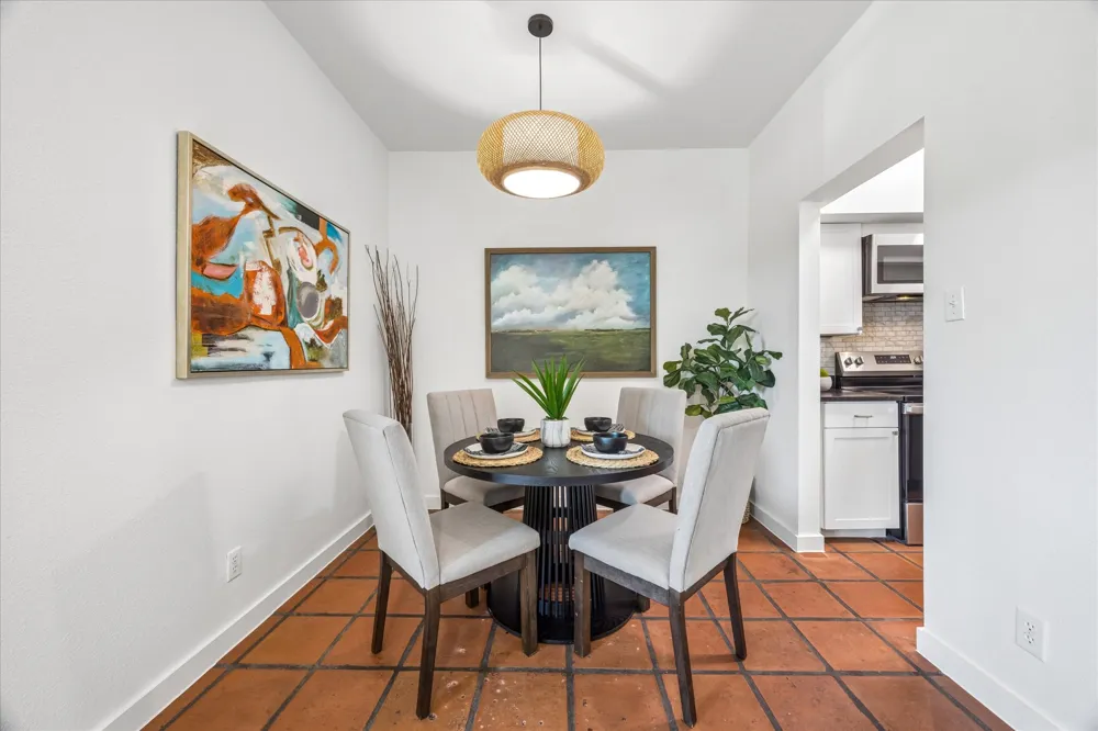 3903 Seiders Avenue #202 Austin, TX 78756