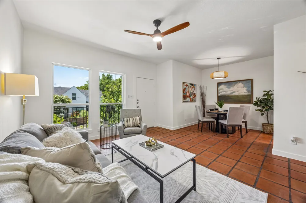 3903 Seiders Avenue #202 Austin, TX 78756