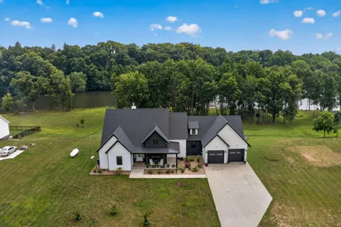 14275 Deer Path