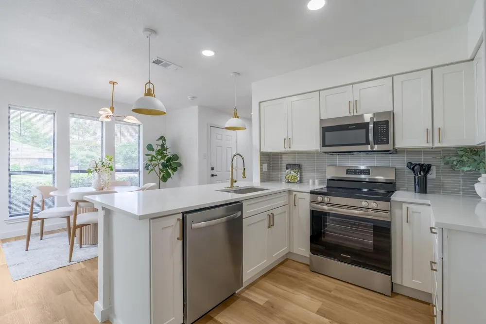 306 BARDFIELD AVENUE Garland, TX 75041
