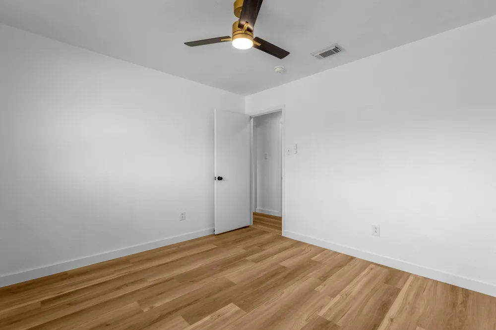 306 BARDFIELD AVENUE Garland, TX 75041