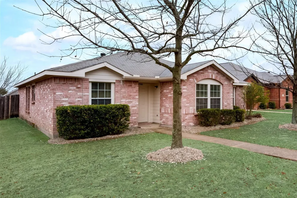 2946 Midbury Drive Lancaster, TX 75134