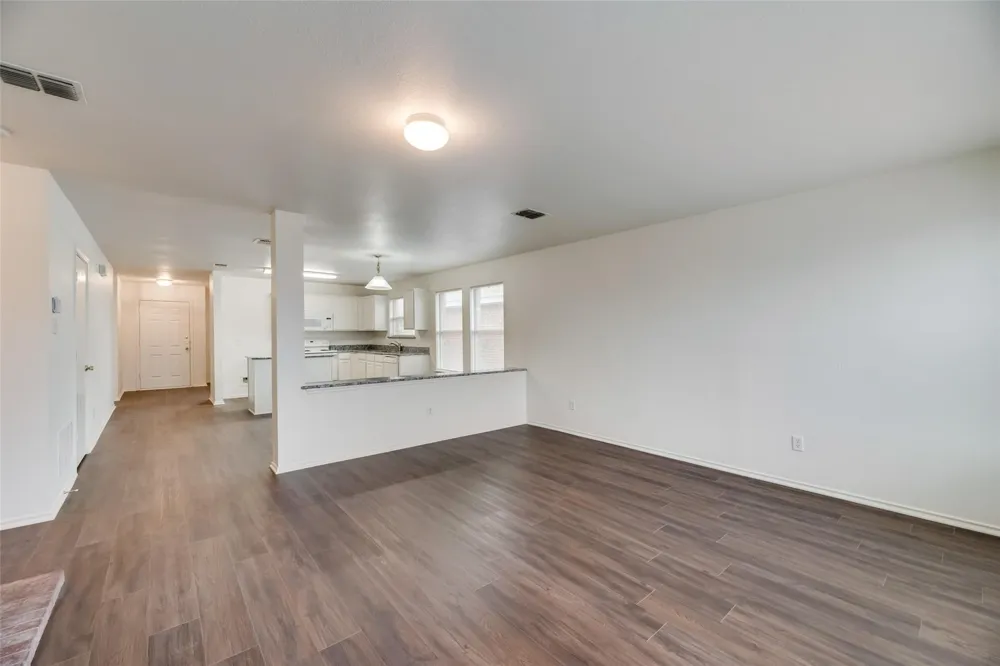 2946 Midbury Drive Lancaster, TX 75134