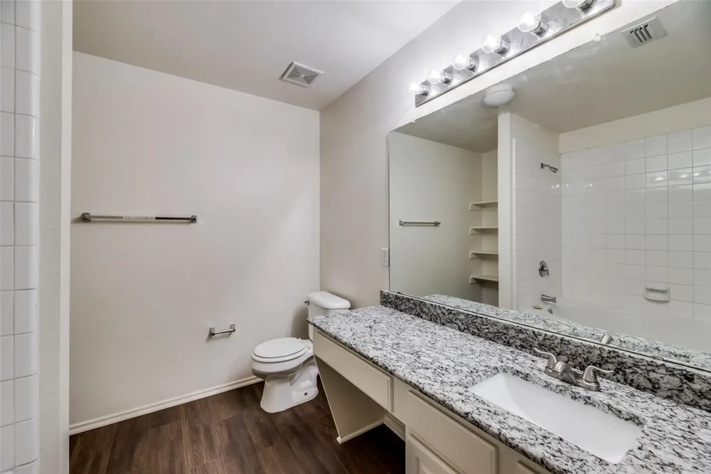 2946 Midbury Drive Lancaster, TX 75134