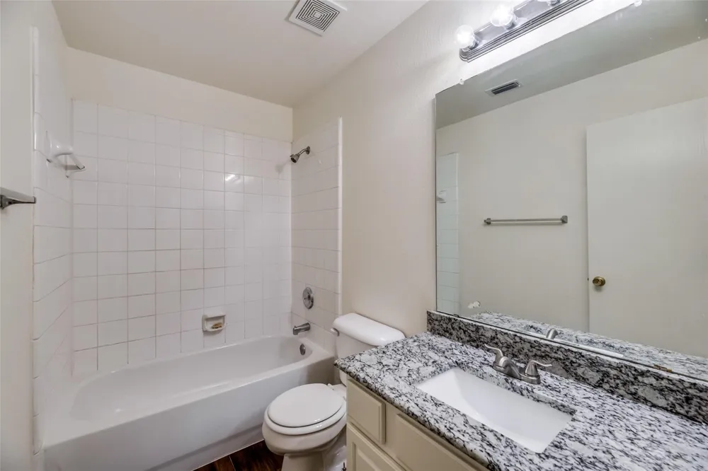2946 Midbury Drive Lancaster, TX 75134