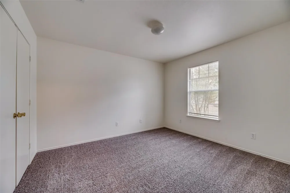 2946 Midbury Drive Lancaster, TX 75134