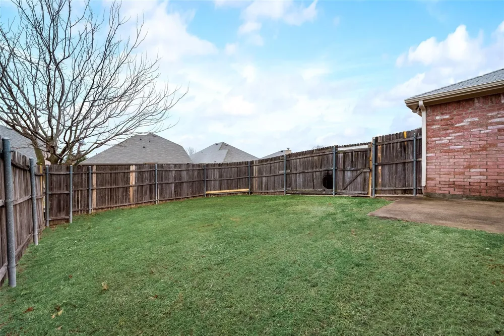 2946 Midbury Drive Lancaster, TX 75134
