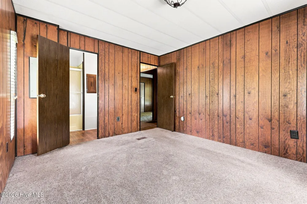 4045 Carver Moore Road Clarkton, NC 28433