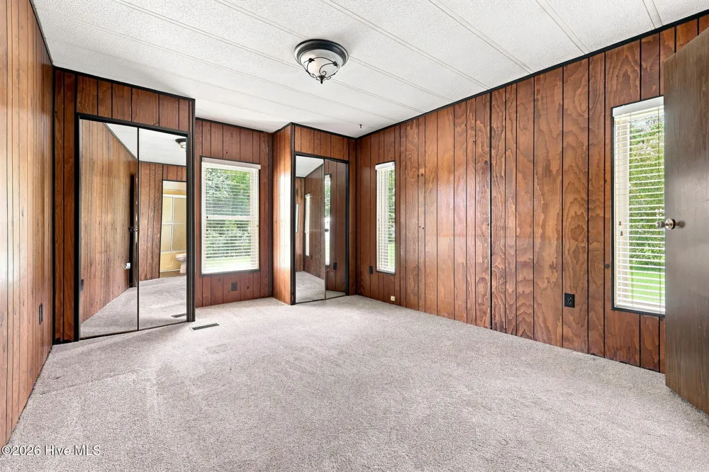 4045 Carver Moore Road Clarkton, NC 28433