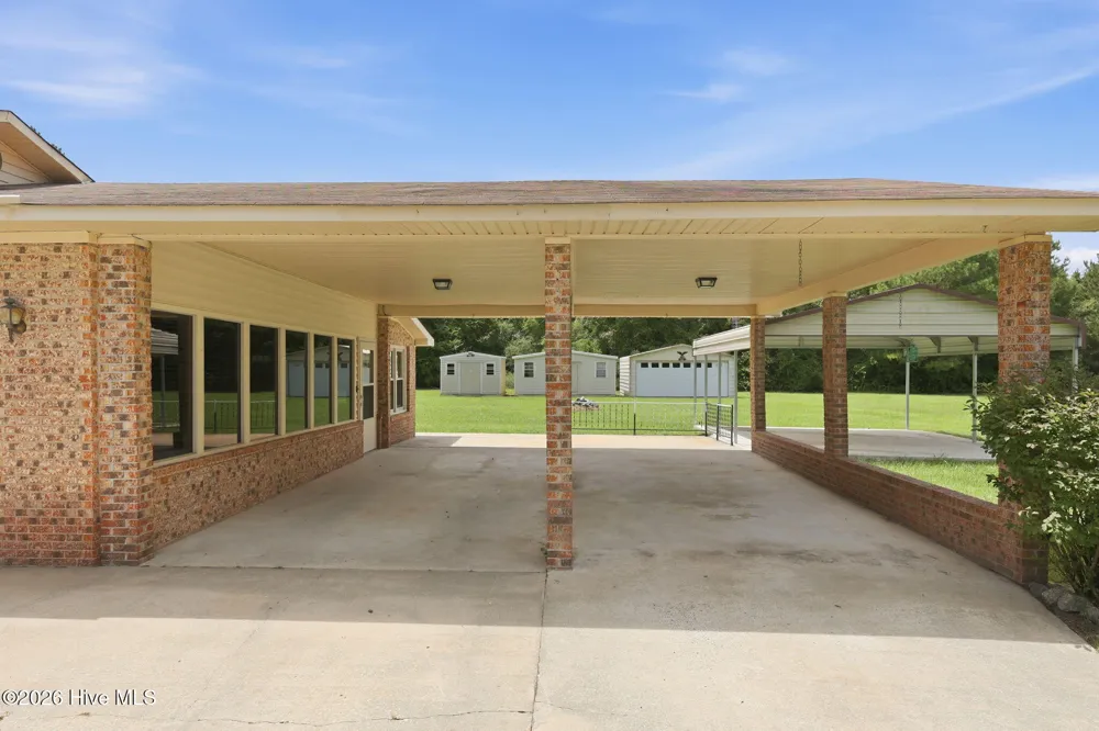 4045 Carver Moore Road Clarkton, NC 28433