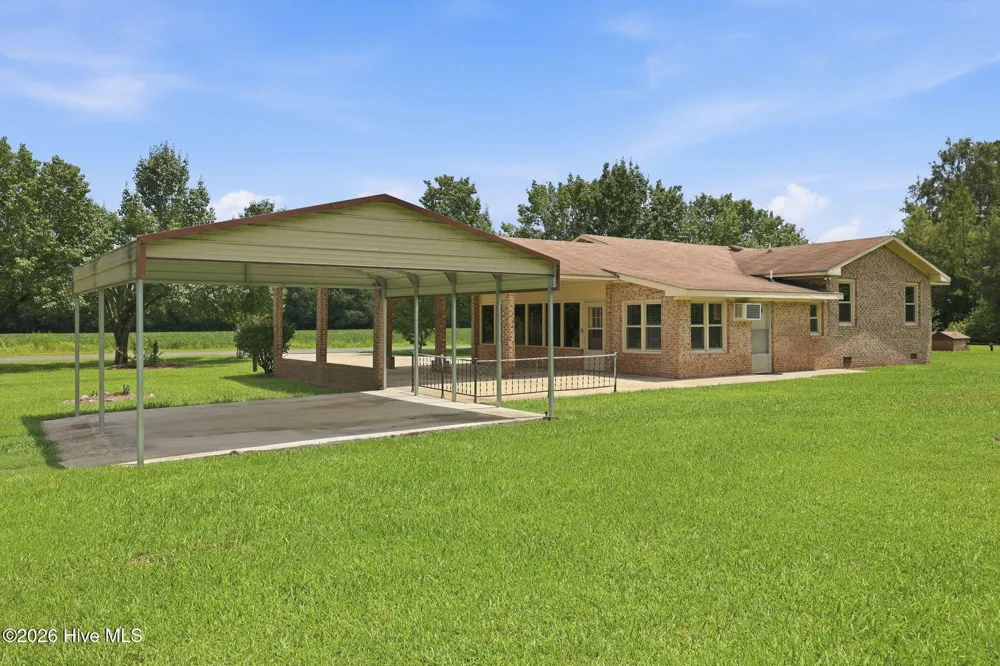 4045 Carver Moore Road Clarkton, NC 28433