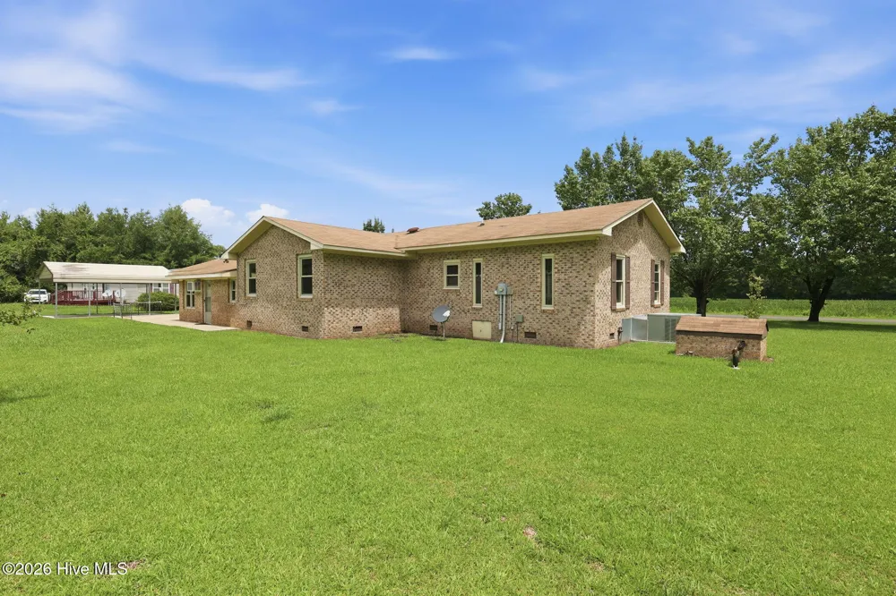 4045 Carver Moore Road Clarkton, NC 28433