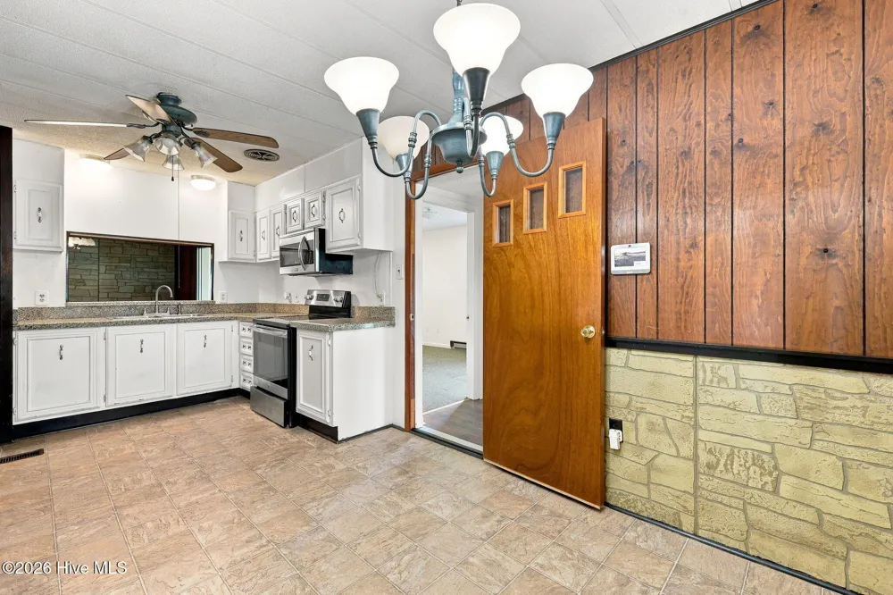 4045 Carver Moore Road Clarkton, NC 28433