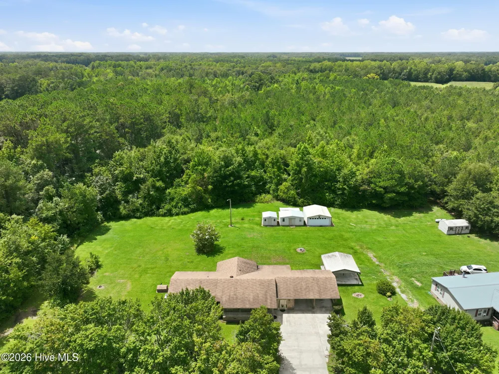4045 Carver Moore Road Clarkton, NC 28433