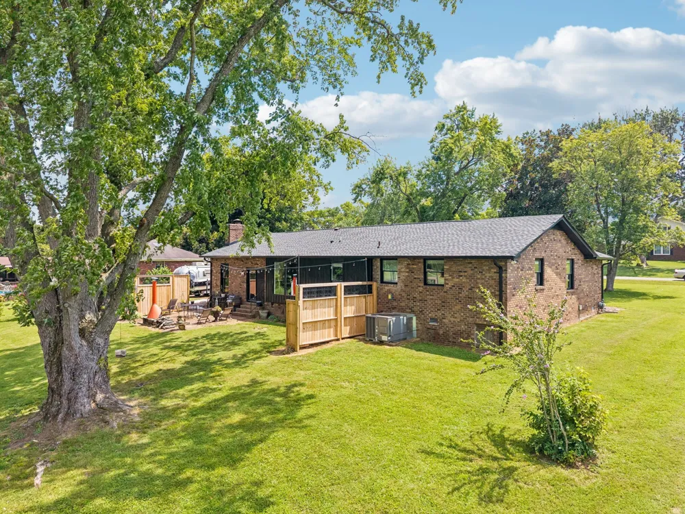 146 Fairways Dr Hendersonville, TN 37075