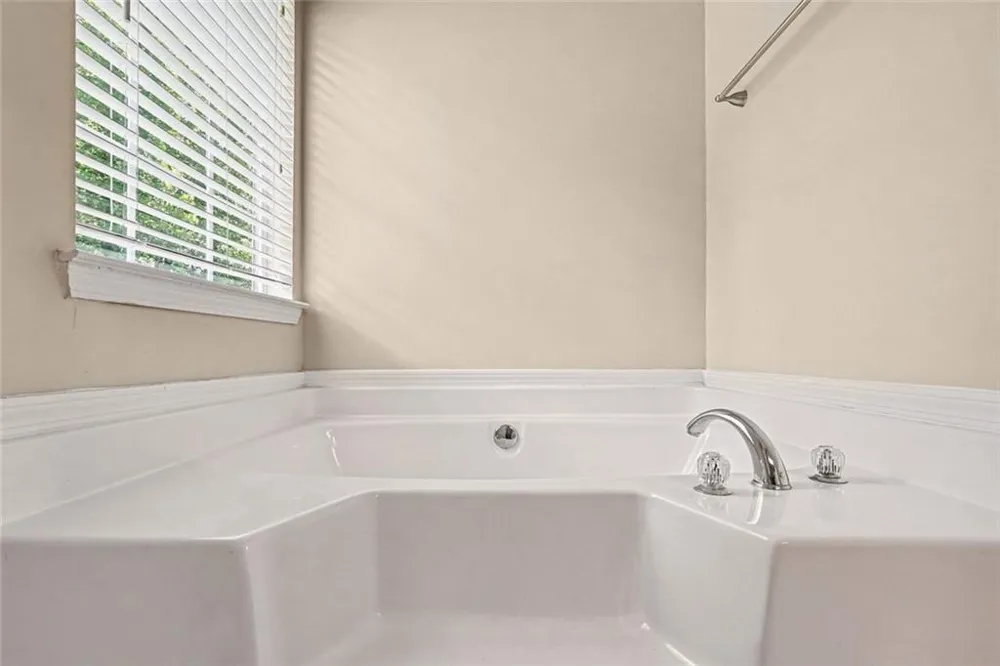 228 Kings Cove Locust Grove, GA 30248