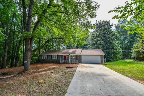110 E Country Woods Drive