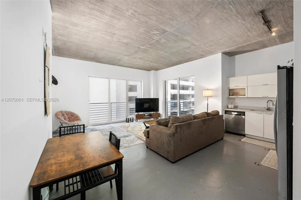234 NE 3rd St #602 Miami, FL 33132