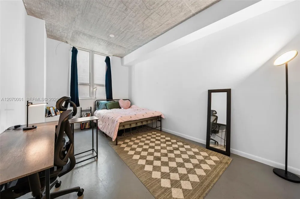 234 NE 3rd St #602 Miami, FL 33132