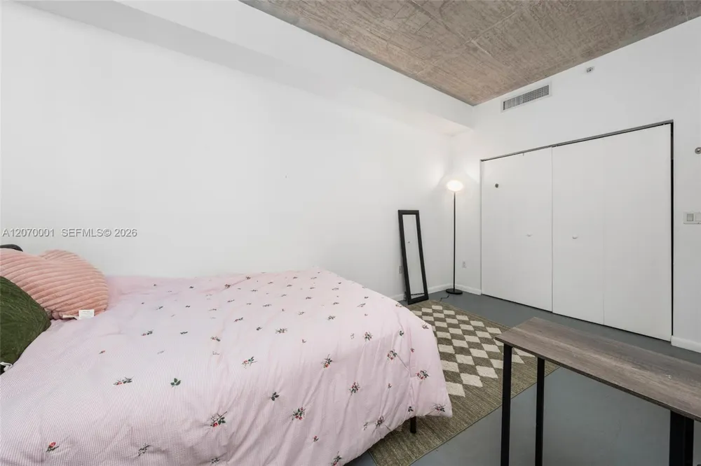 234 NE 3rd St #602 Miami, FL 33132