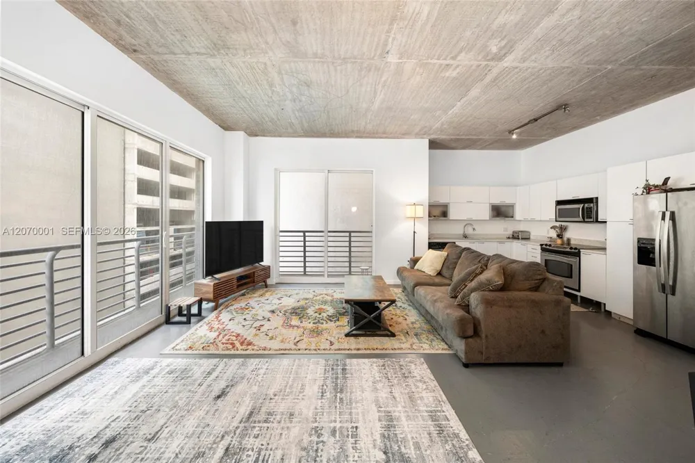 234 NE 3rd St #602 Miami, FL 33132