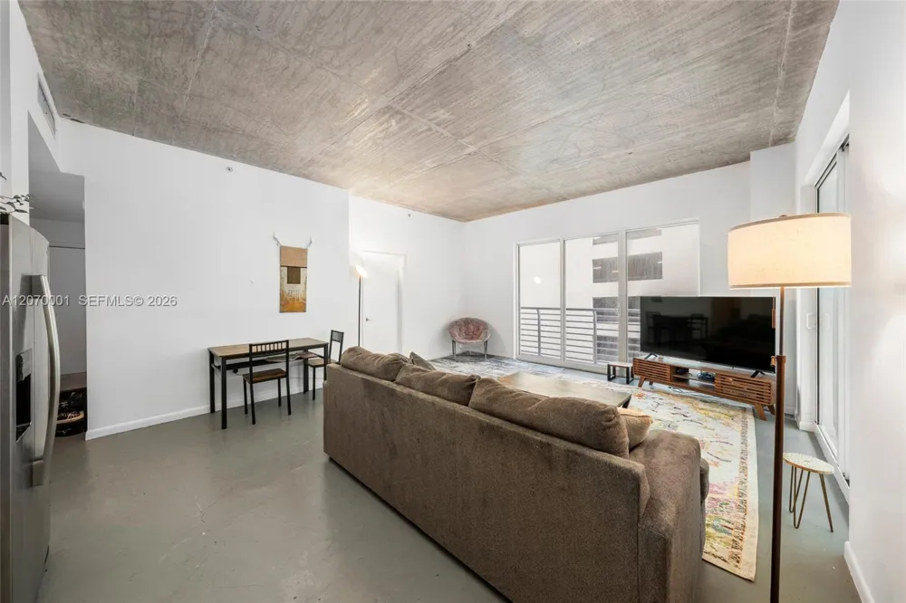 234 NE 3rd St #602 Miami, FL 33132