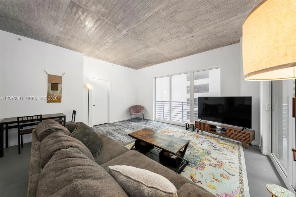 234 NE 3rd St #602 Miami, FL 33132