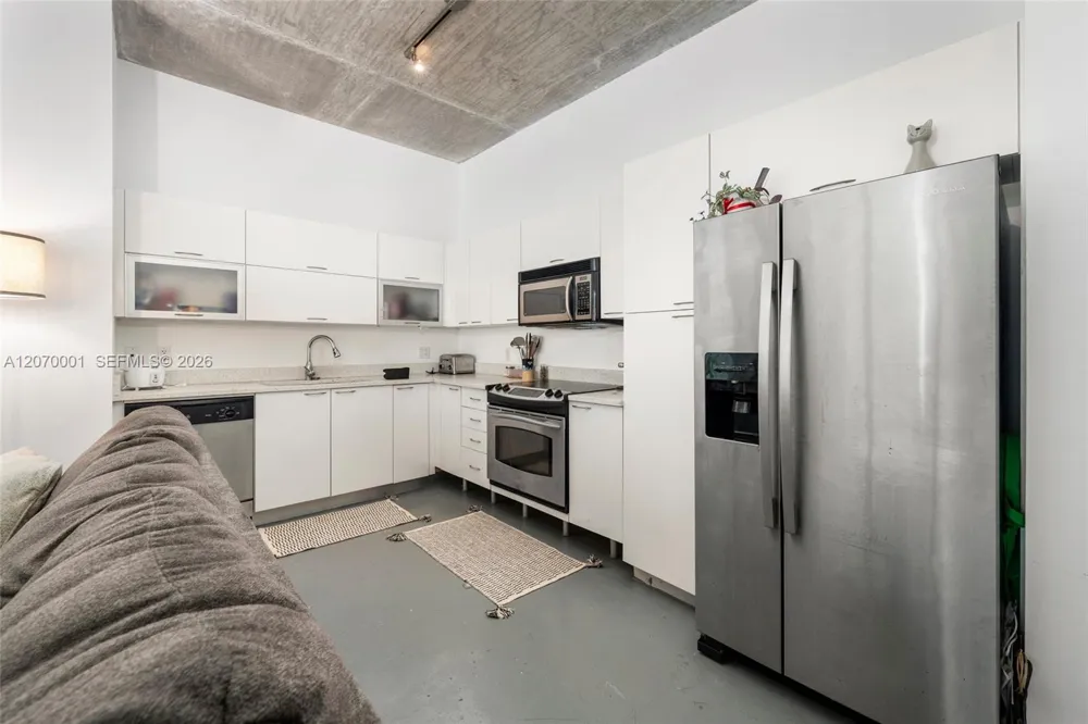 234 NE 3rd St #602 Miami, FL 33132