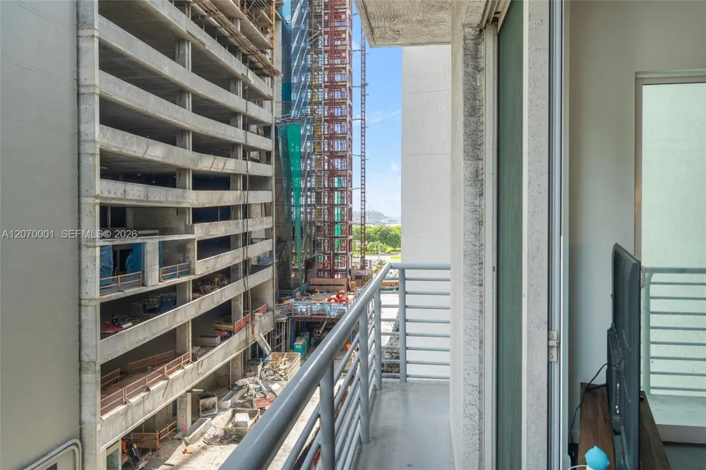 234 NE 3rd St #602 Miami, FL 33132