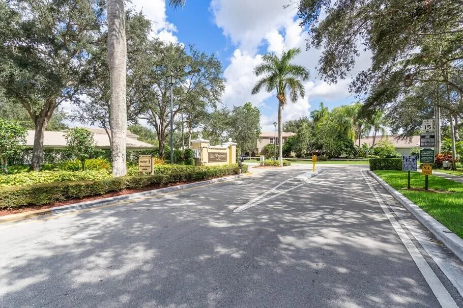 4912 NW 55TH BOULEVARD Coconut Creek, FL 33073