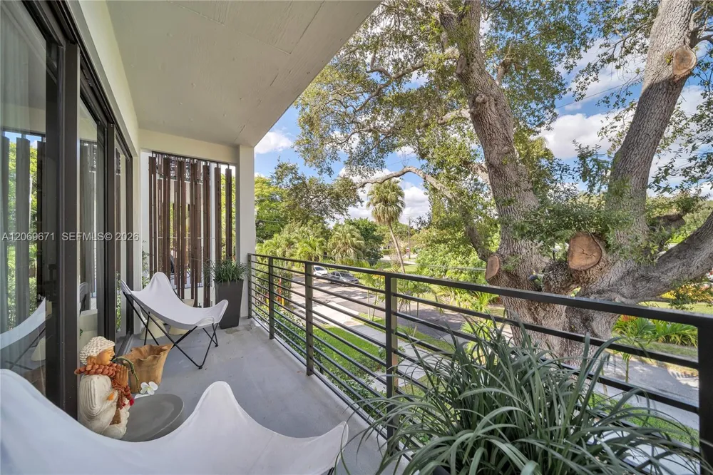 320 NE 126th St #32 North Miami, FL 33161