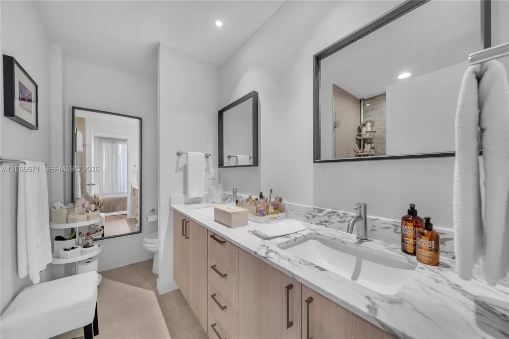 320 NE 126th St #32 North Miami, FL 33161
