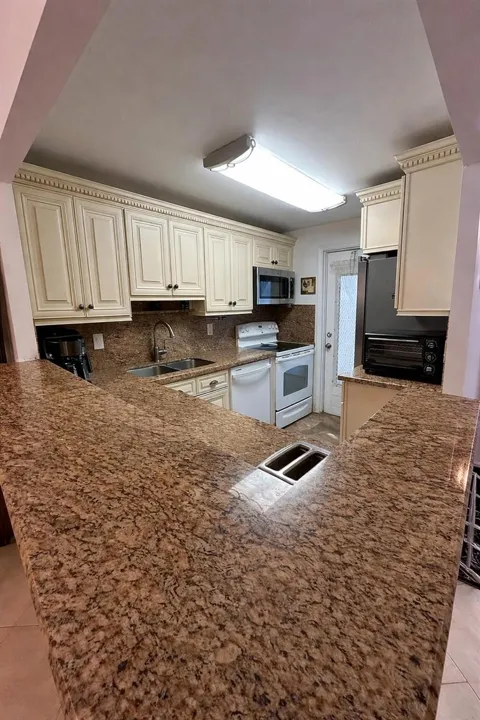 400 SE 10th Street #202