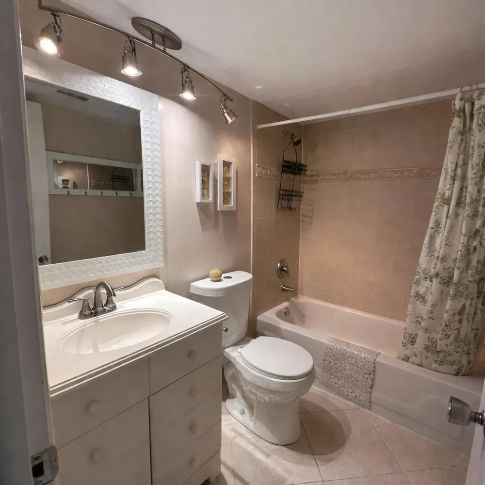 400 SE 10th Street #202 Deerfield Beach, FL 33441