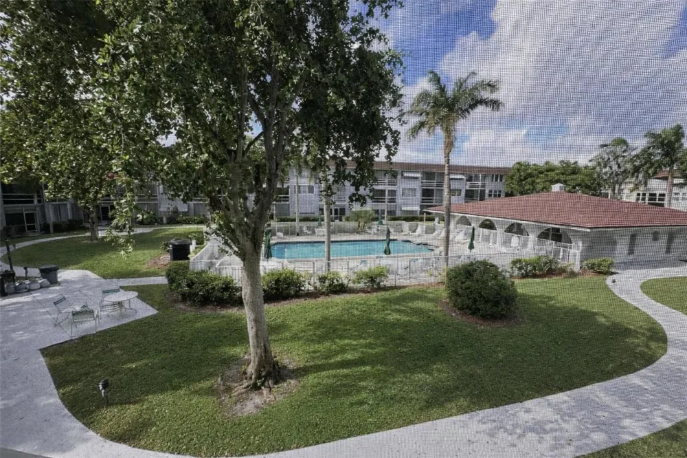 400 SE 10th Street #202 Deerfield Beach, FL 33441