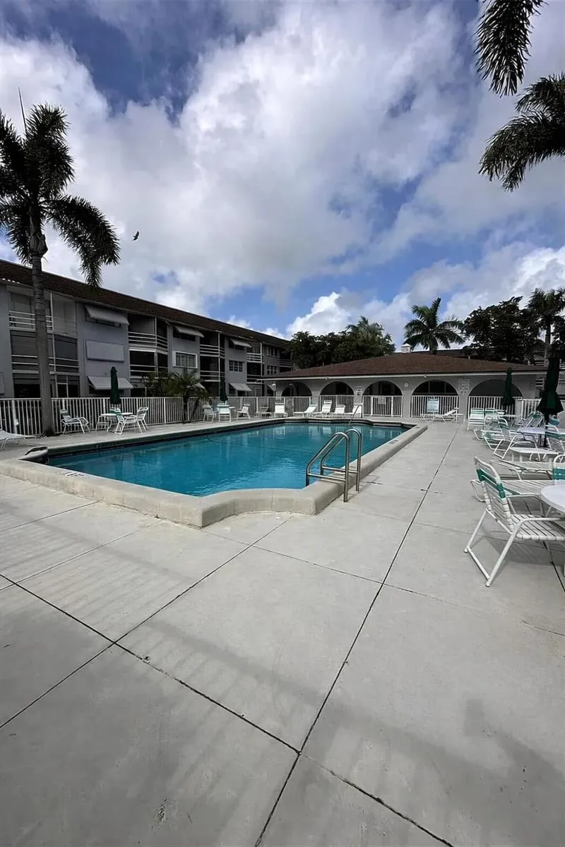400 SE 10th Street #202 Deerfield Beach, FL 33441