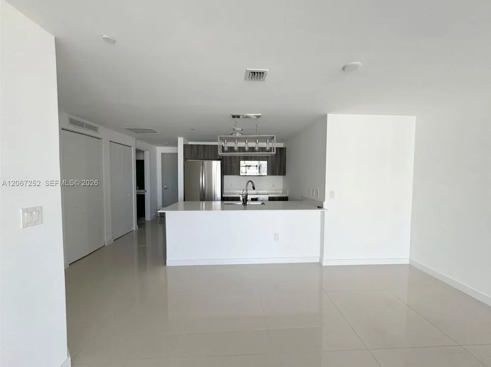 488 NE 18th St #5005 Miami, FL 33132