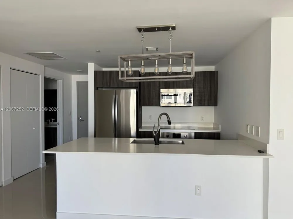 488 NE 18th St #5005 Miami, FL 33132