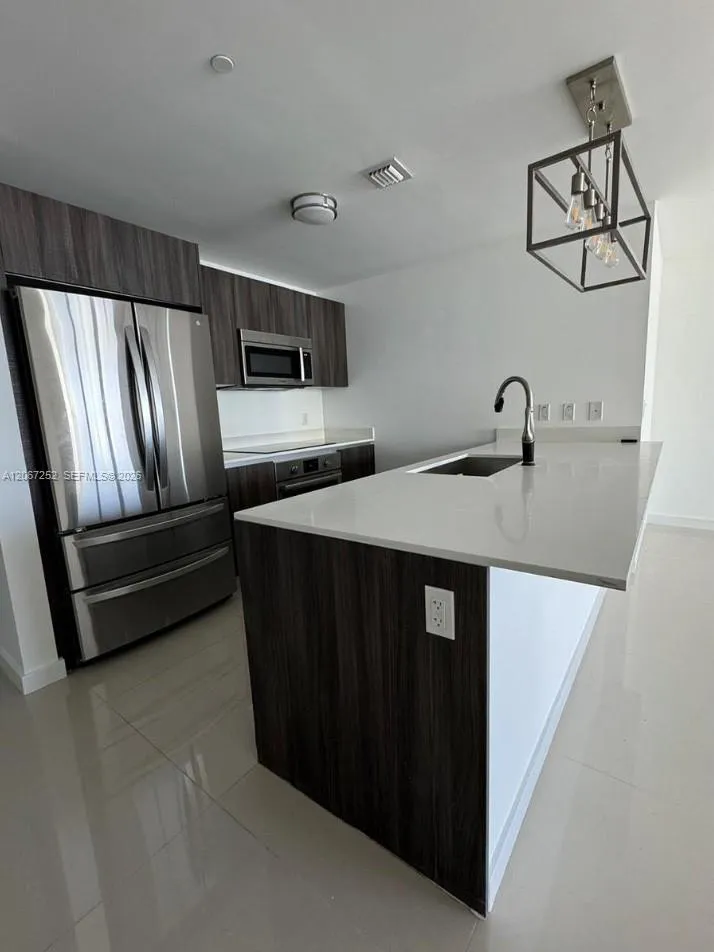 488 NE 18th St #5005 Miami, FL 33132