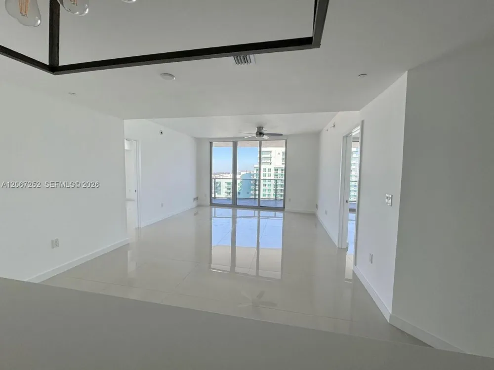 488 NE 18th St #5005 Miami, FL 33132