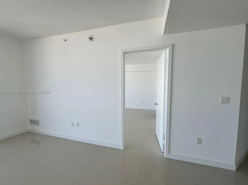 488 NE 18th St #5005 Miami, FL 33132